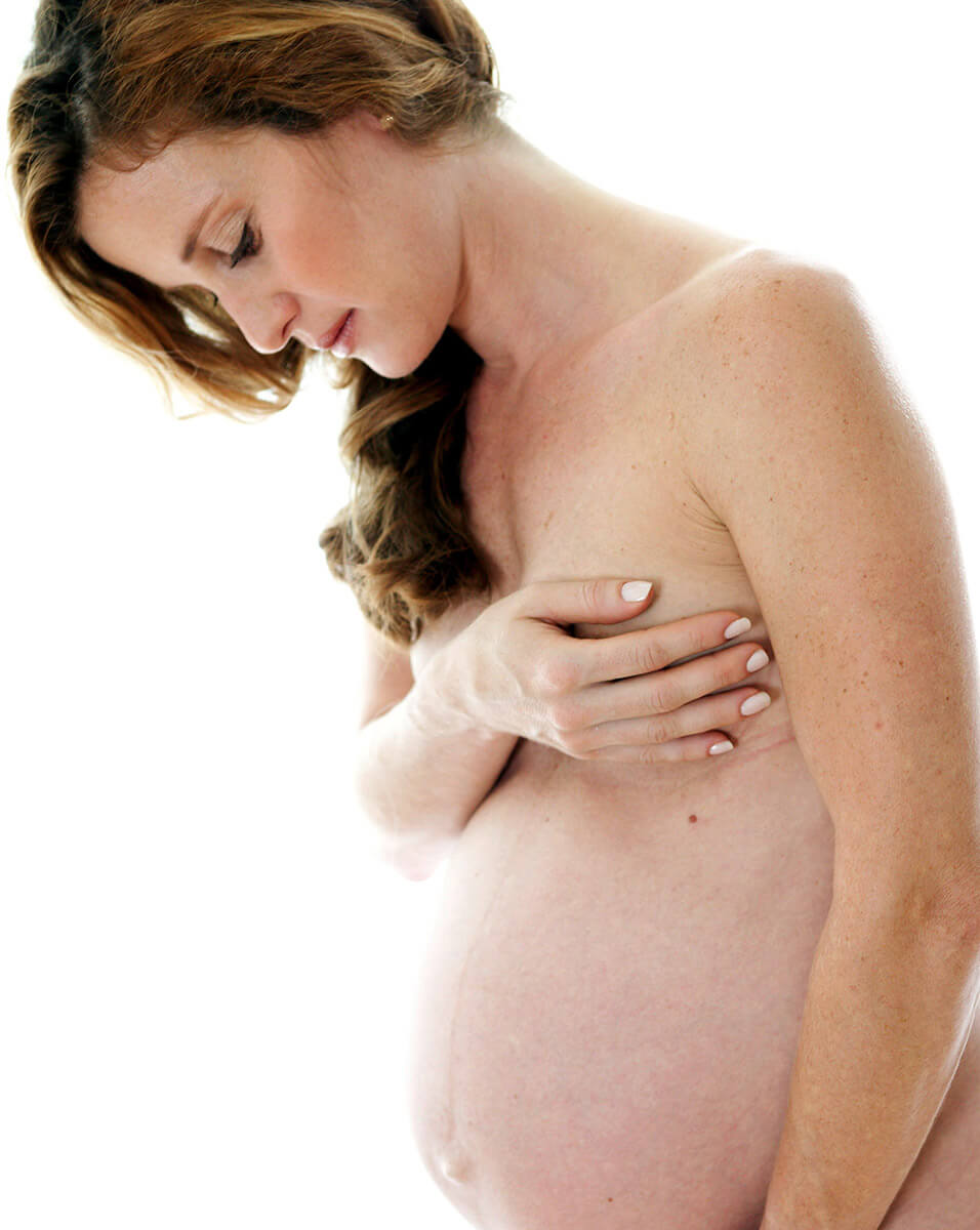 Schwangere Frau - Blick auf Bauch